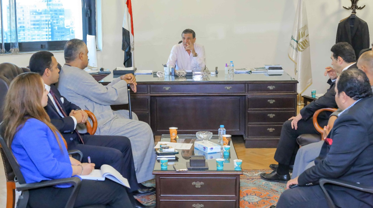 وفد من حزب مصر أكتوبر يلتقي رئيس البنك الزراعي لبحث سُبل التعاون المشترك